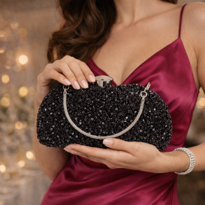 Официална чанта клъч цялата обсипана с черни камъни 