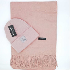 Дамска шапка и шал-комплект в розов цвят