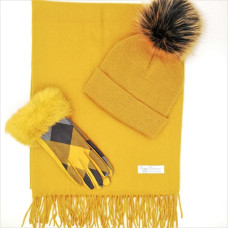 Страхотен дамски комплект шапка, шал и ръкавици в цвят горчица