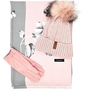 Топъл дамски зимен комплект в розово с цветя шапка, шал и ръкавици