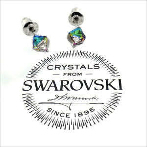 Малки обеци кристали SWAROVSKI кубче Vitral Medium